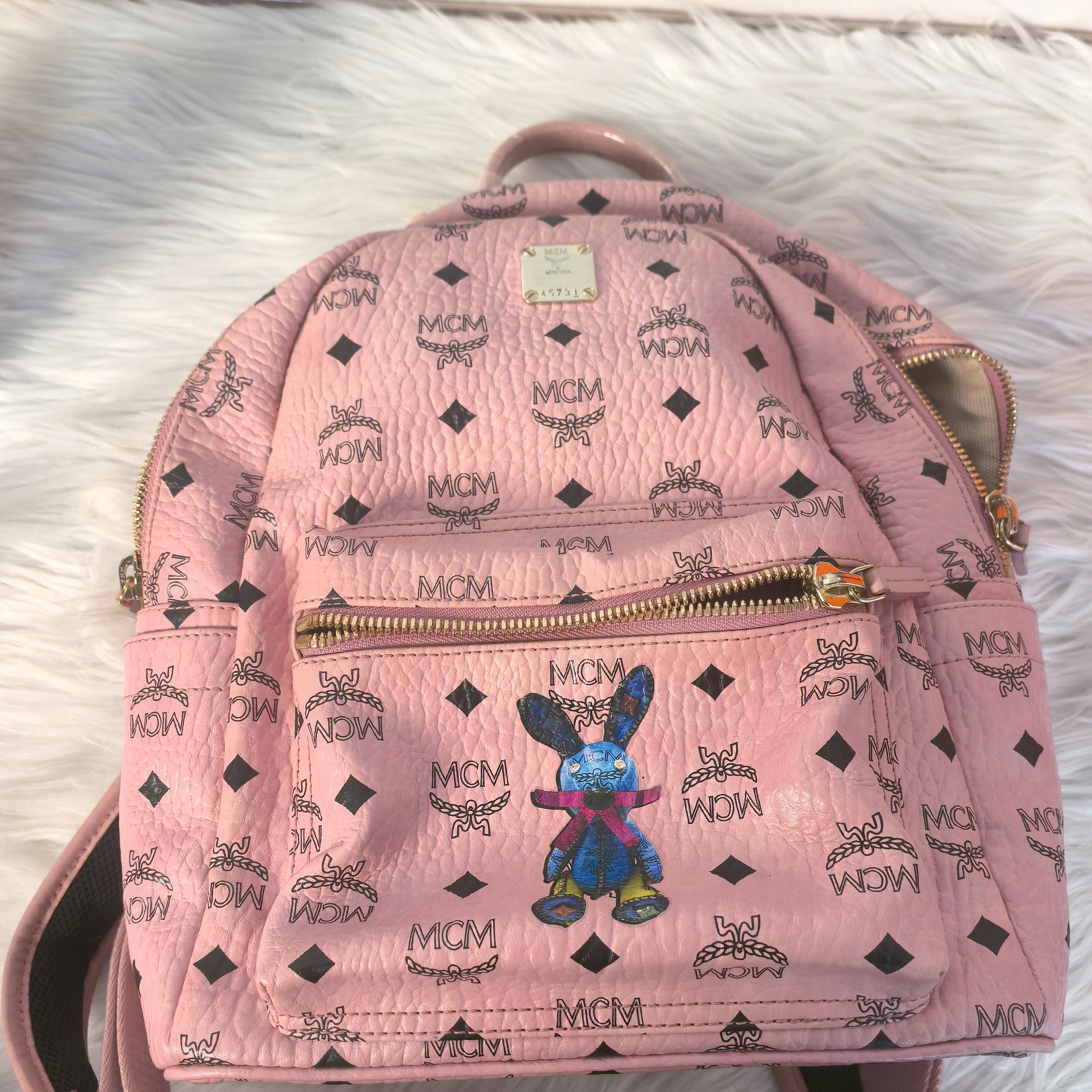 95新 MCM 粉色双肩包
