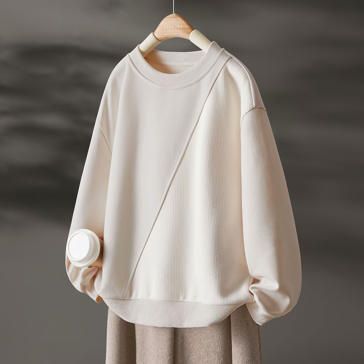 IHIMI/海谧简约分割纯色圆领卫衣2025春季新款拼接肌理感舒适卫衣