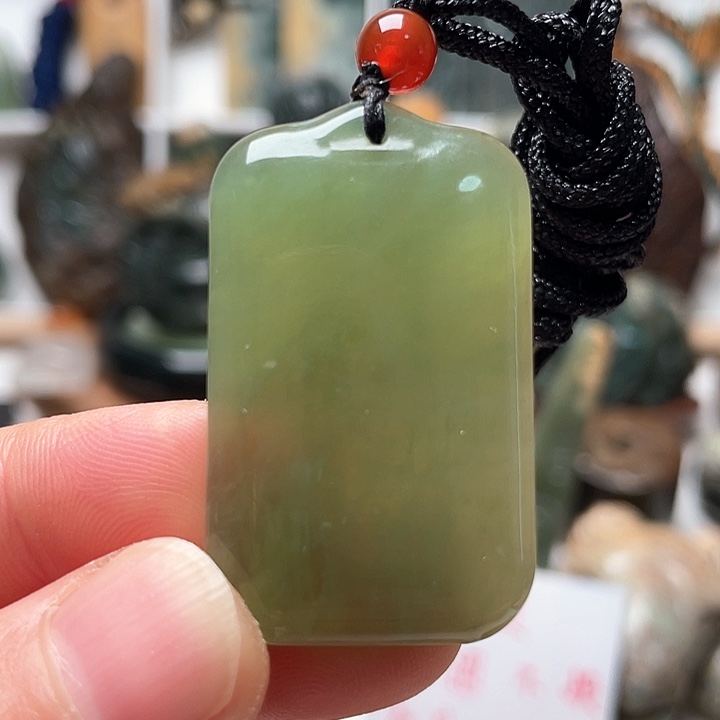 未镶嵌蛇纹石玉挂件