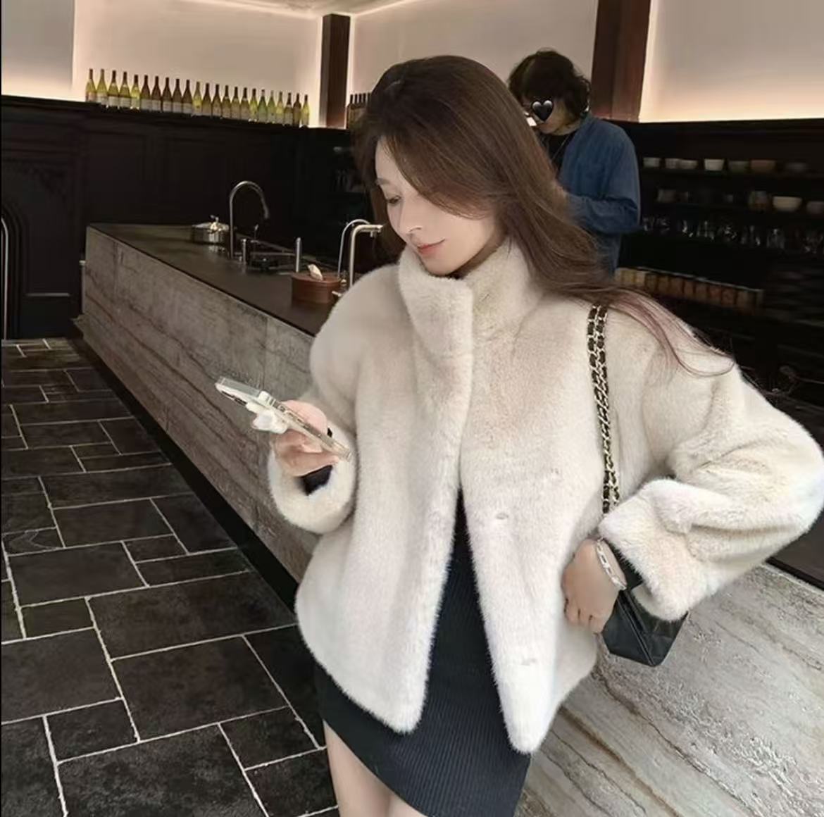 2025新款水貂绒皮毛一体外套女冬季立领加厚环保毛毛外套短款上衣