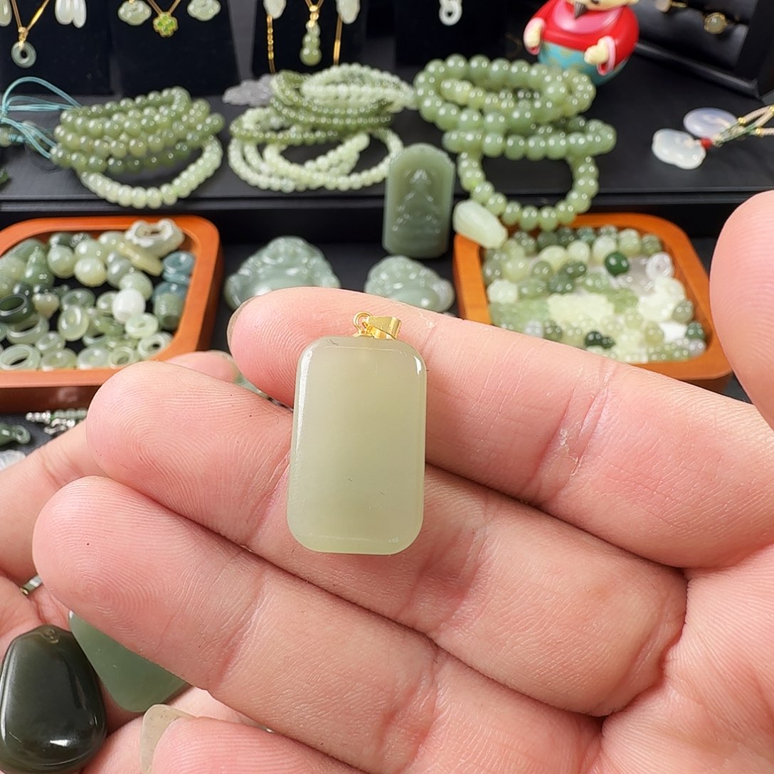 ****糖和田玉（糖玉）银S925镶嵌颈饰