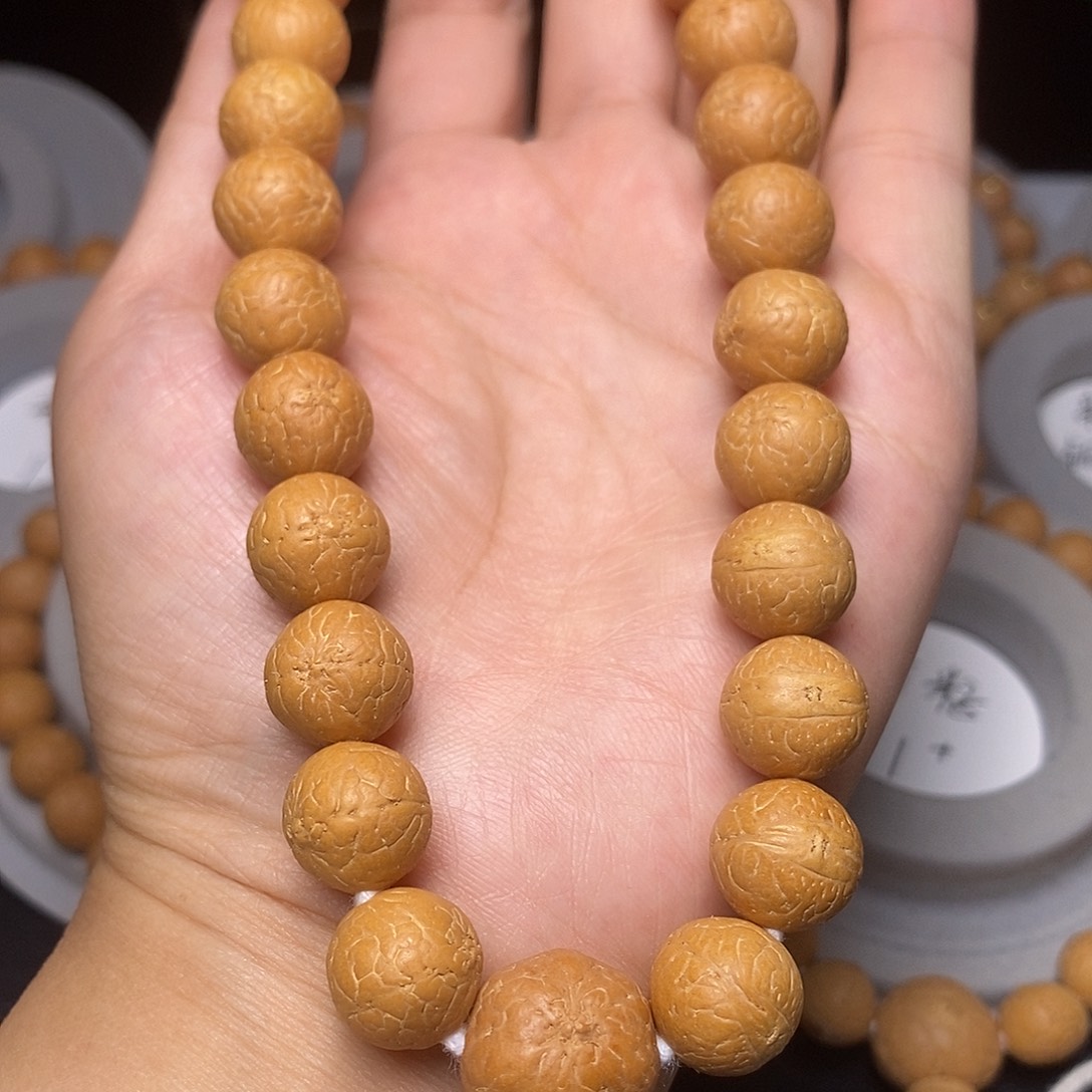 十***一凤眼菩提吊坠13手持