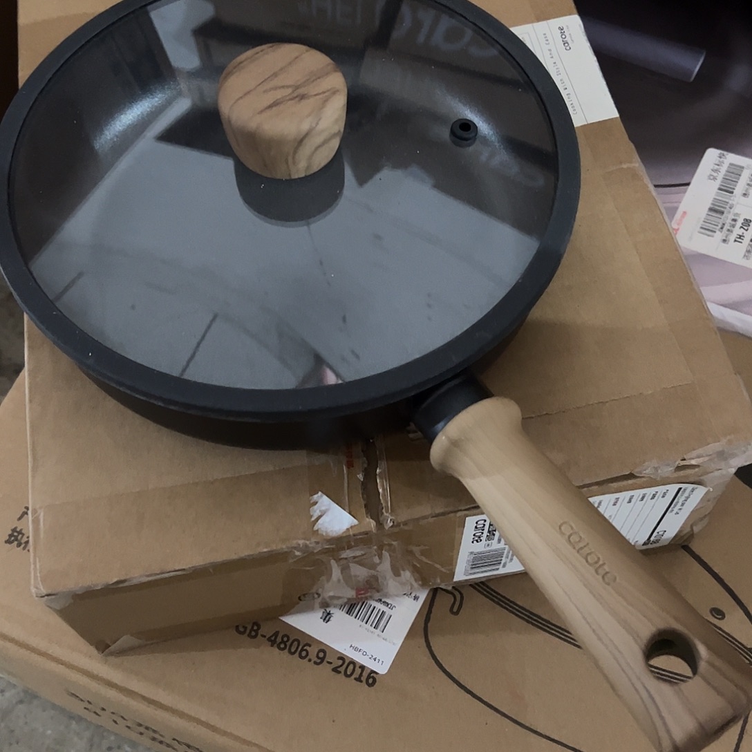 22尺寸锅一个22尺寸锅一个