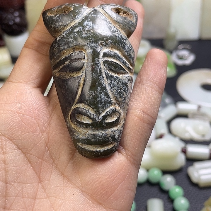 白玉菩提吊坠精美图片