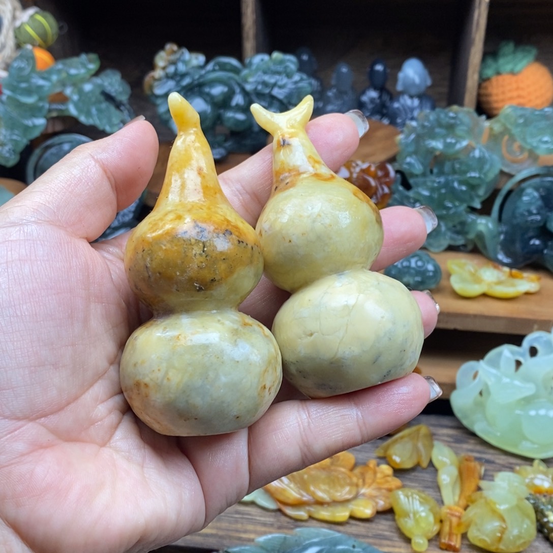 蛇纹石玉未镶嵌吊坠(不含链)微瑕