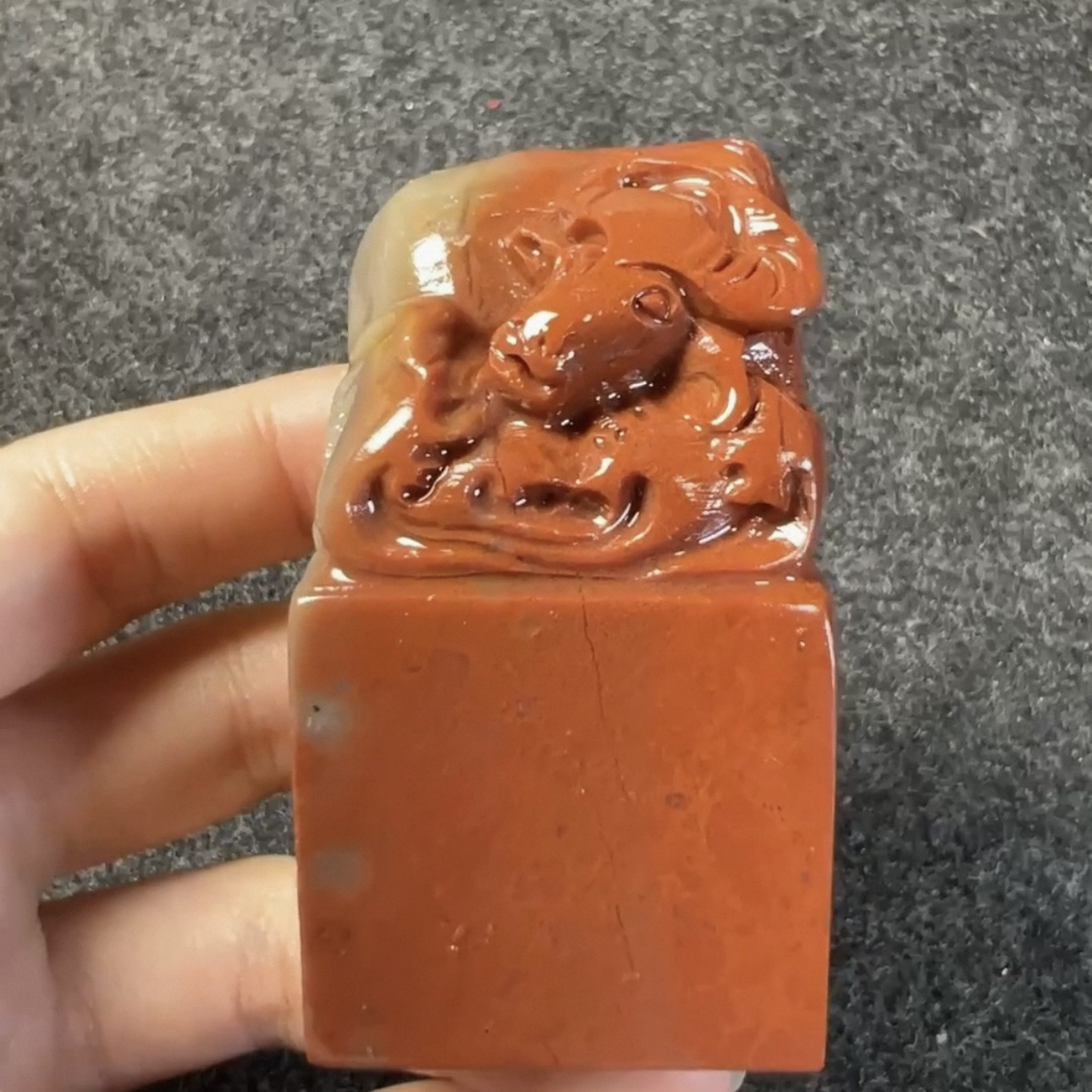 寿山高山石/牛。尺寸6-3.5-3.5厘米