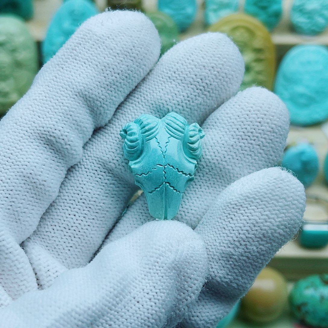 绿松石未镶嵌珠宝奇石