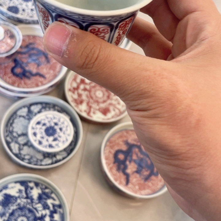 瓷片蓝红杯子景德镇