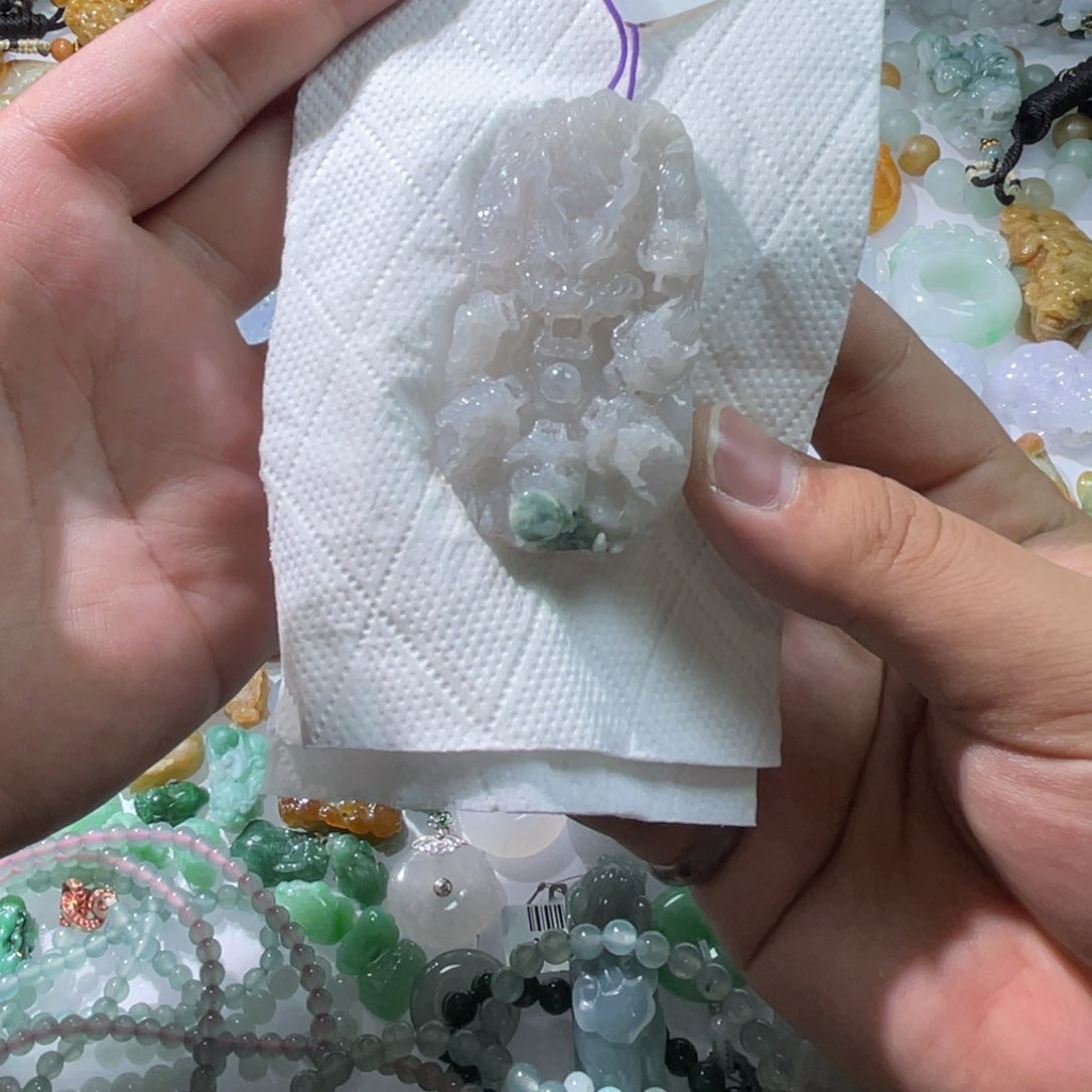 翡翠颈饰未镶嵌天然