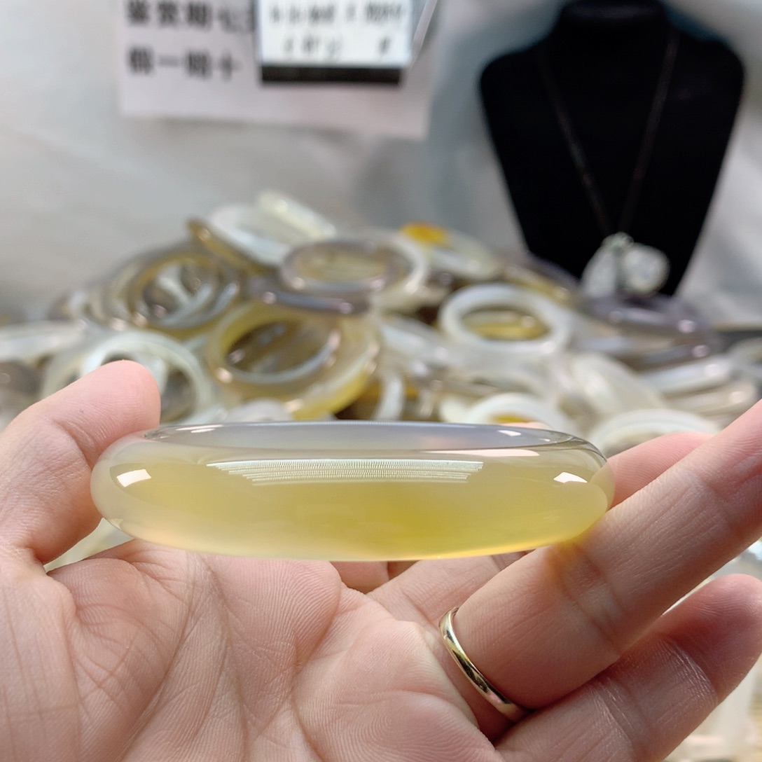 手镯玛瑙/玉髓未镶嵌