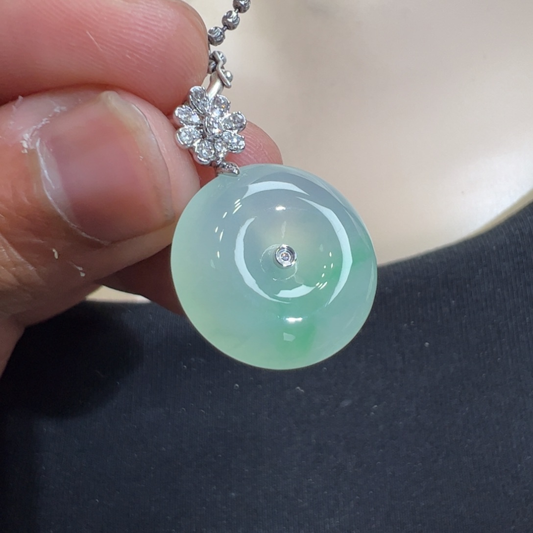 翡翠吊坠(不含链)18K金镶嵌