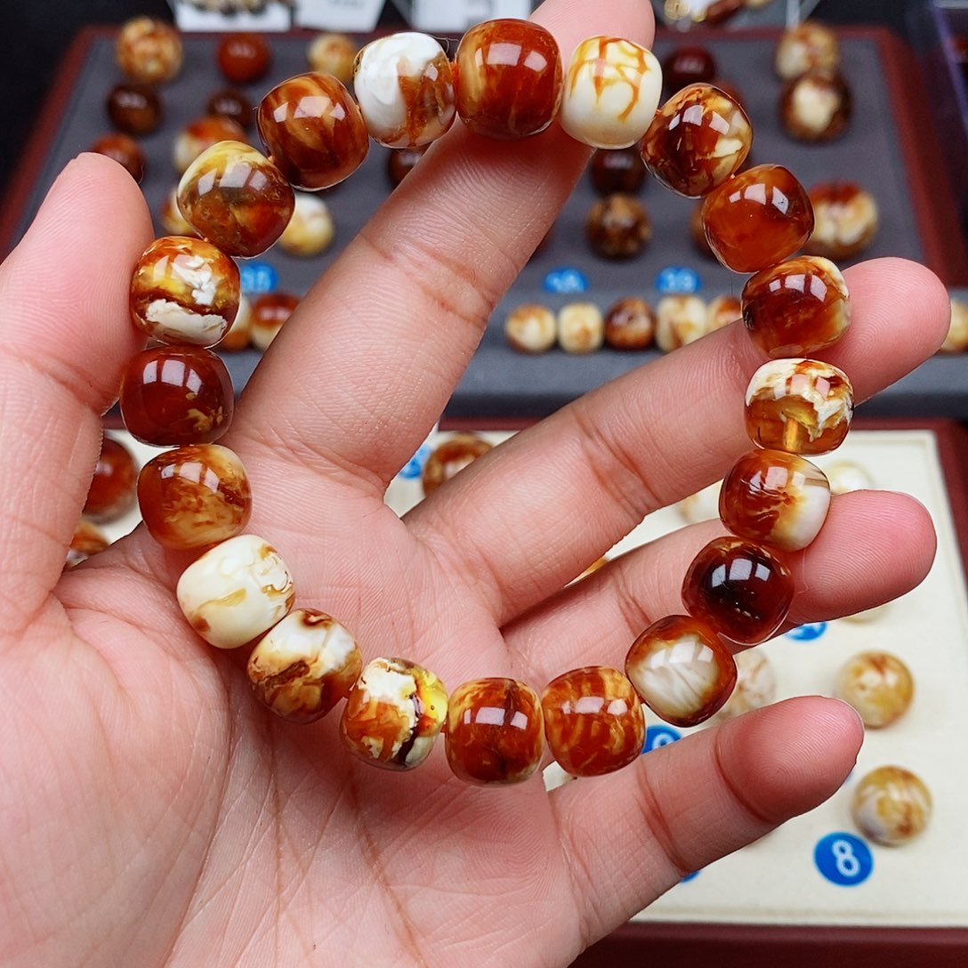 蜜蜡裸石未镶嵌蜜蜡