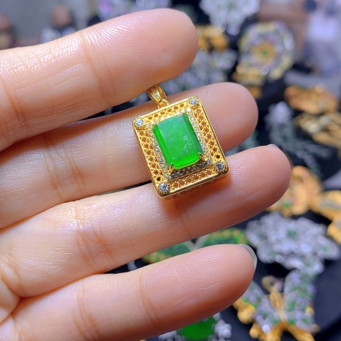 翡翠耳钉银S925镶嵌天然翡翠