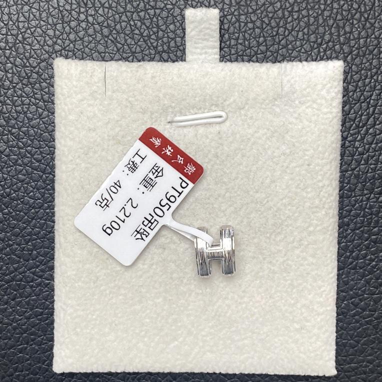 铂金Pt950精致吊坠，2.21克