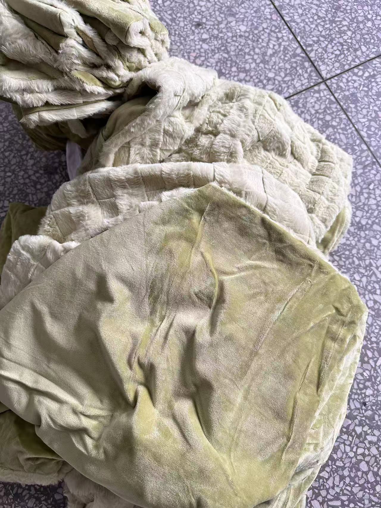 《兵哥外贸》3楼50×135苹果绿兔毛绒/天鹅绒长枕套 发一对