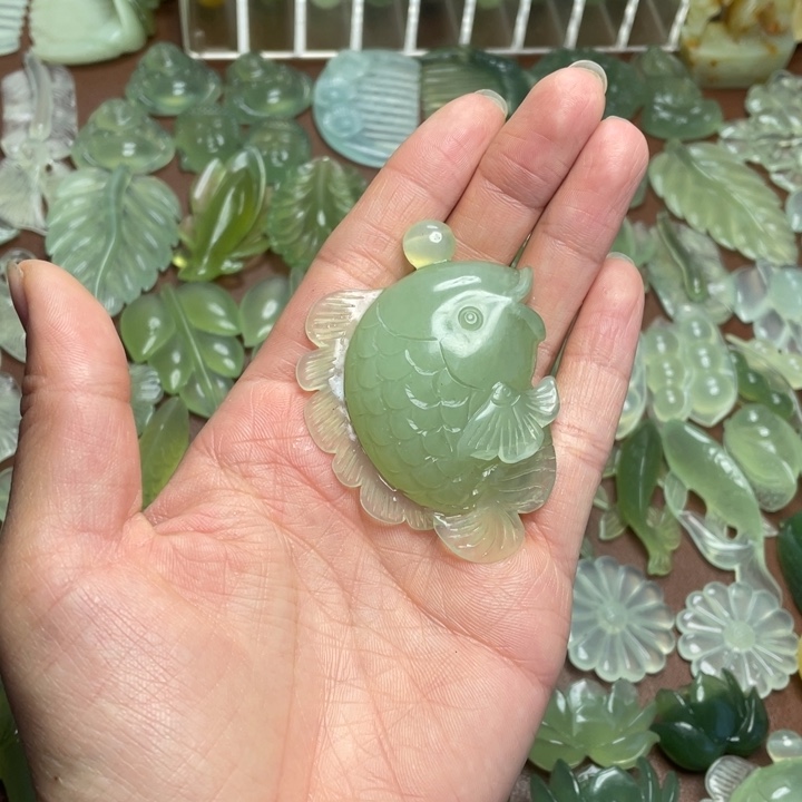 蛇纹石玉合金颈饰