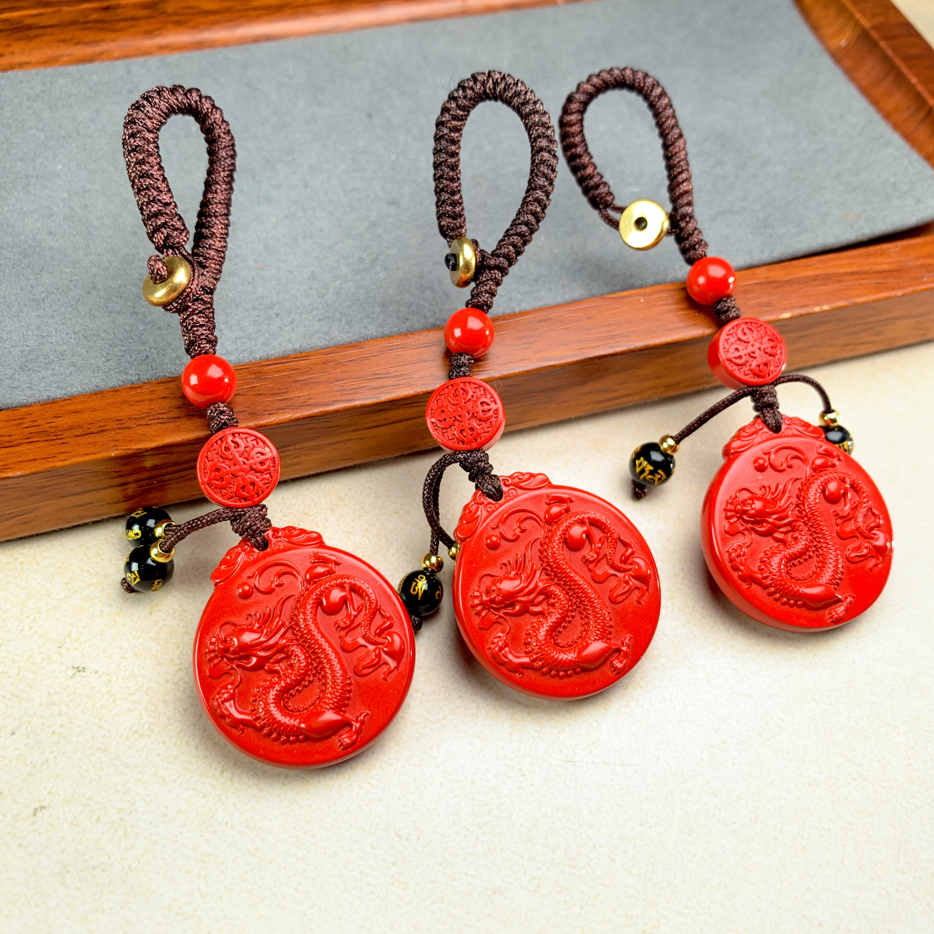 刘思懿 天然辰砂朱砂龙牌无事牌圆牌红色吊坠多样性发1件@421395