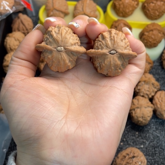 吊坠文玩核桃15瓷娃娃