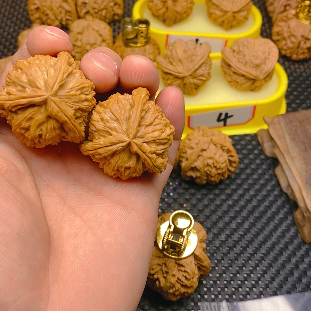 核桃深****的文玩核桃文玩核桃