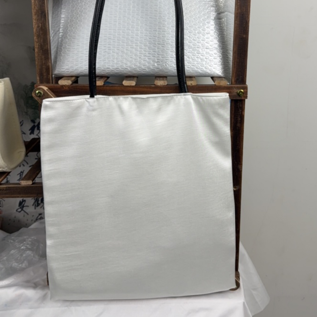 百搭绸缎亲肤女士单肩包（现场定制）