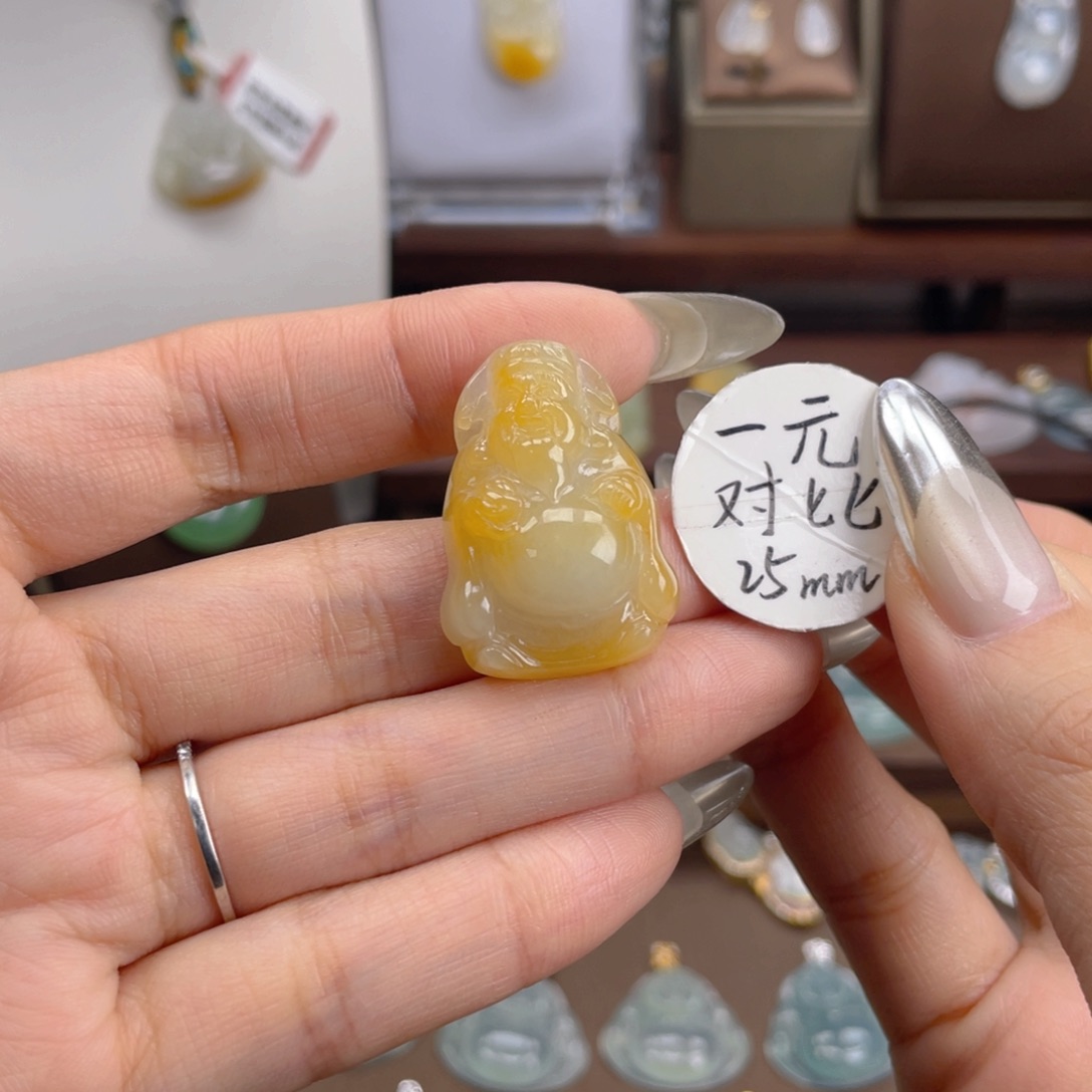 翡翠颈饰未镶嵌暖翡翠