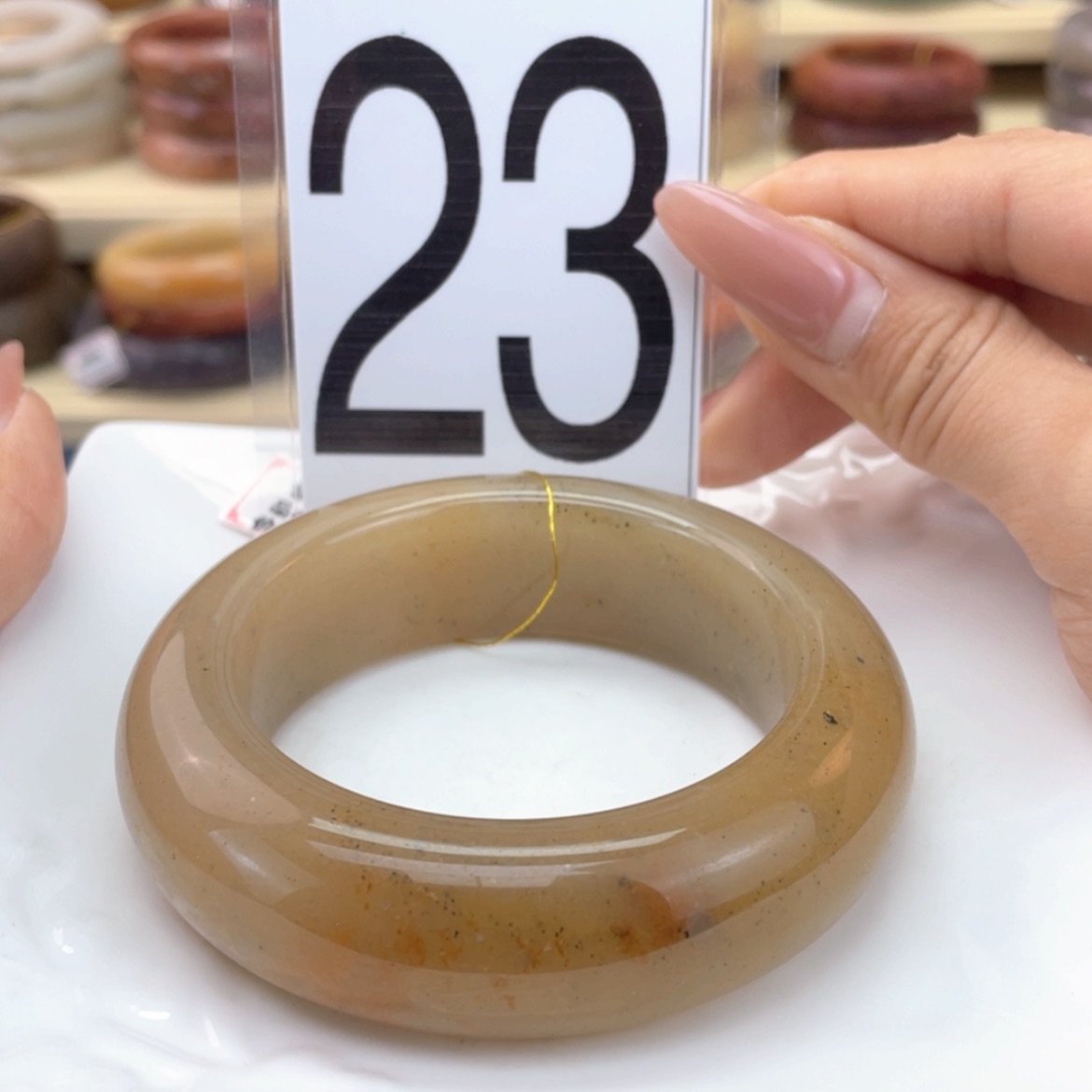 【闪购商品】石英质玉未镶嵌手镯