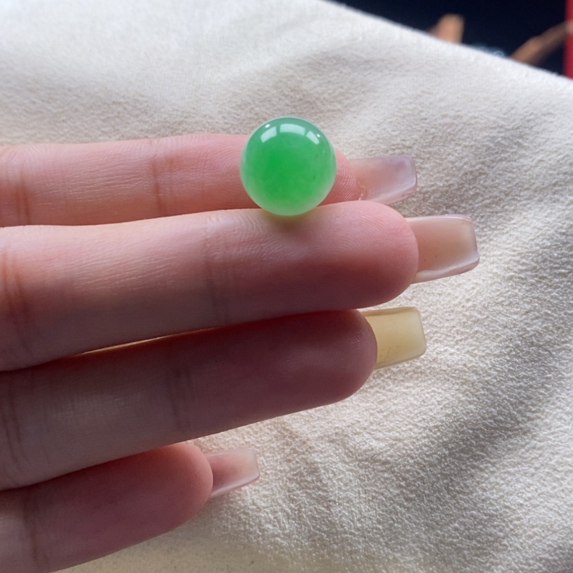 【闪购商品】翡翠颈饰未镶嵌阳绿珠卡12.3