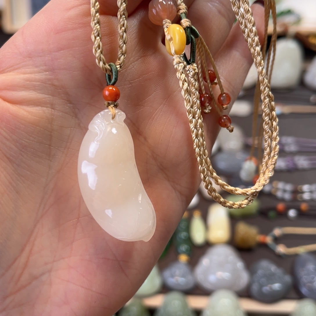 和田玉颈饰未镶嵌略*.福豆