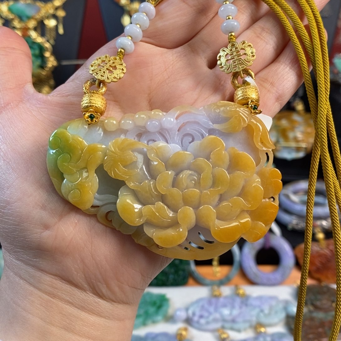 翡翠颈饰未镶嵌富贵花开吊坠 亏清