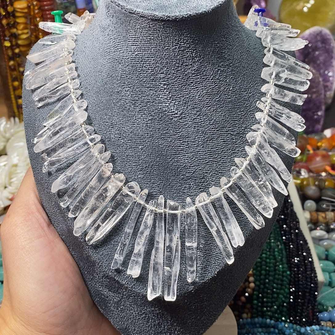 石英质玉未镶嵌，天然白水晶冰川柱一条，