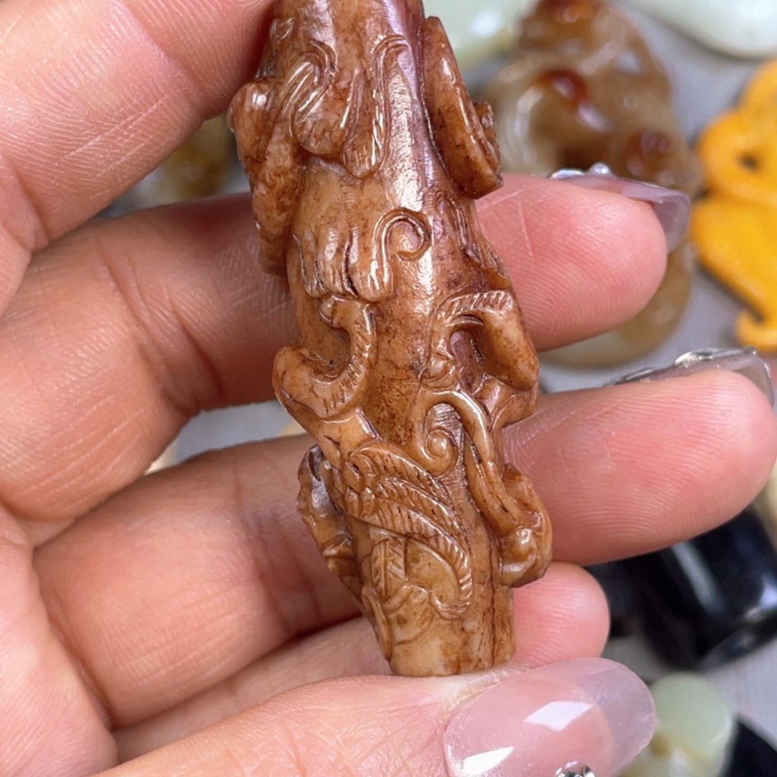 和田玉颈饰未镶嵌云***哥