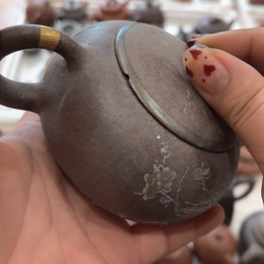 紫砂茶壶瑕疵………………