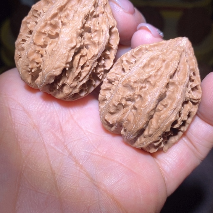 文玩核桃把件东北野生楸子小美37