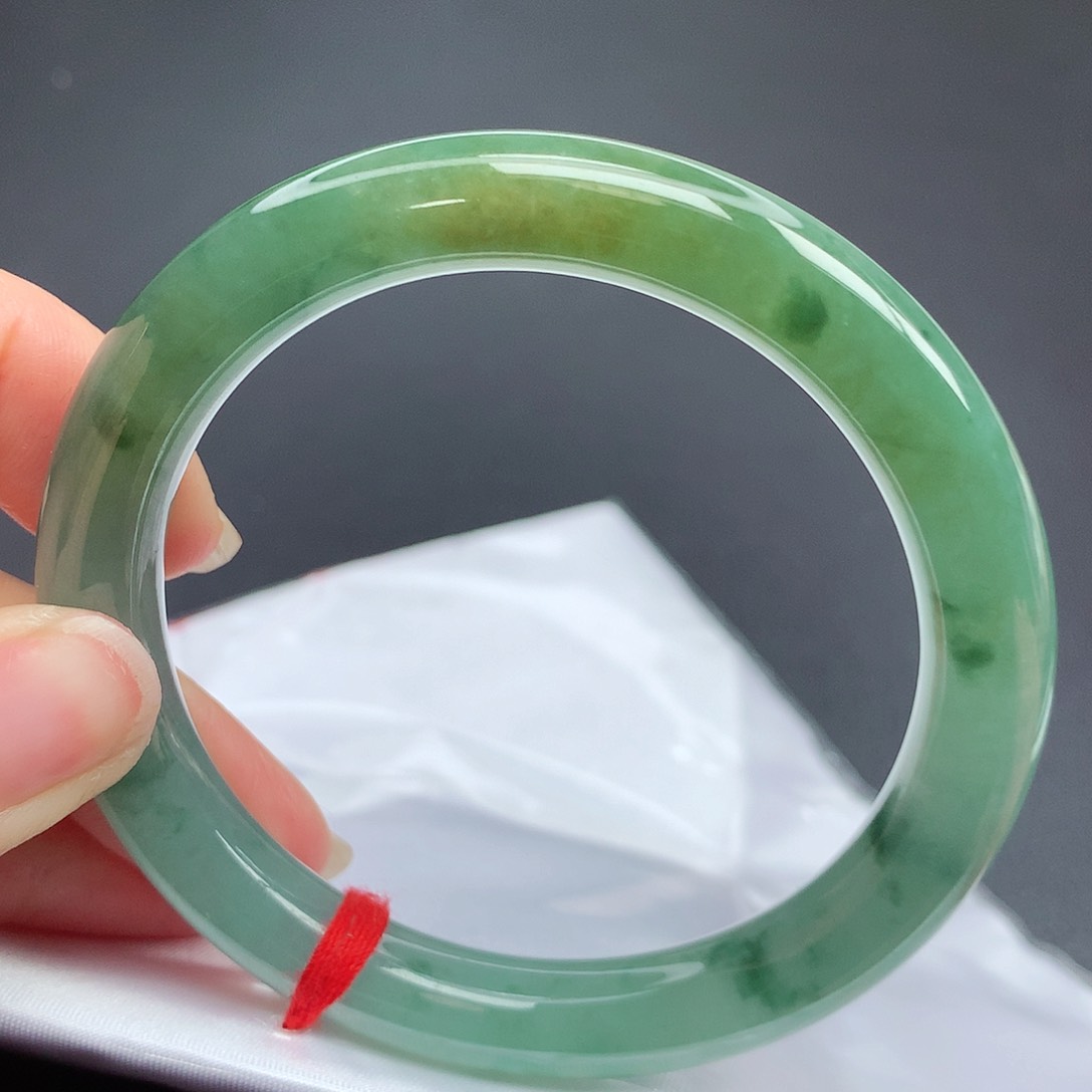 翡翠手镯（圆镯）未镶嵌l n n n n n n n