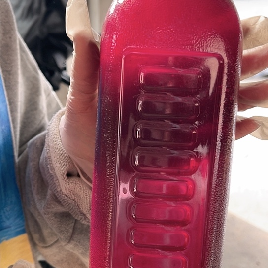 中药酒一大瓶。          