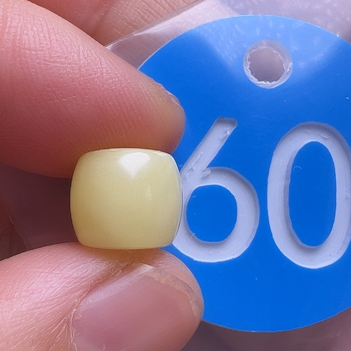 未镶嵌蜜蜡裸石10m m