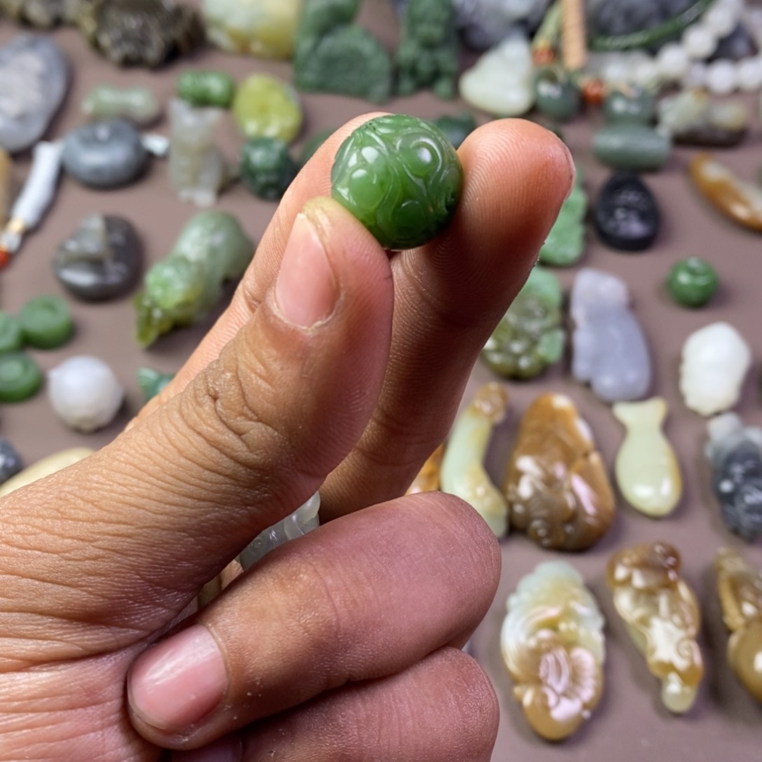 和田玉颈饰未镶嵌