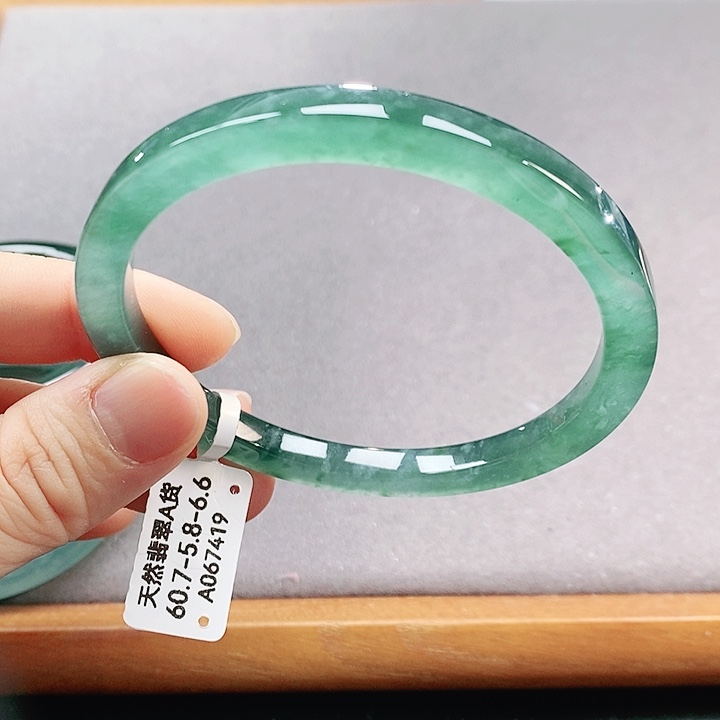 【闪购商品】翡翠手镯（圆镯）未镶嵌