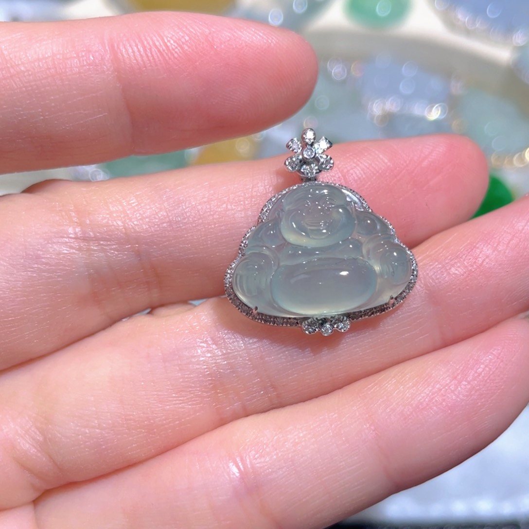 翡翠颈饰18K金镶嵌翡翠