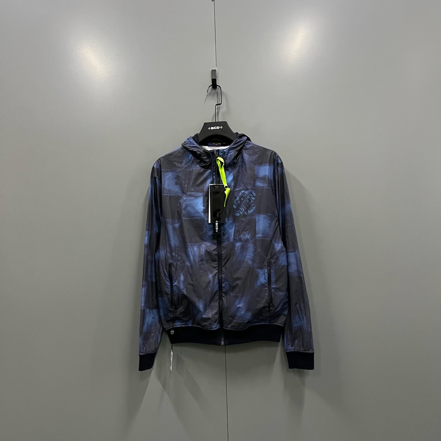 95新 LouisVuitton/路易威登 （ll）棋盘格外套 M码/610564