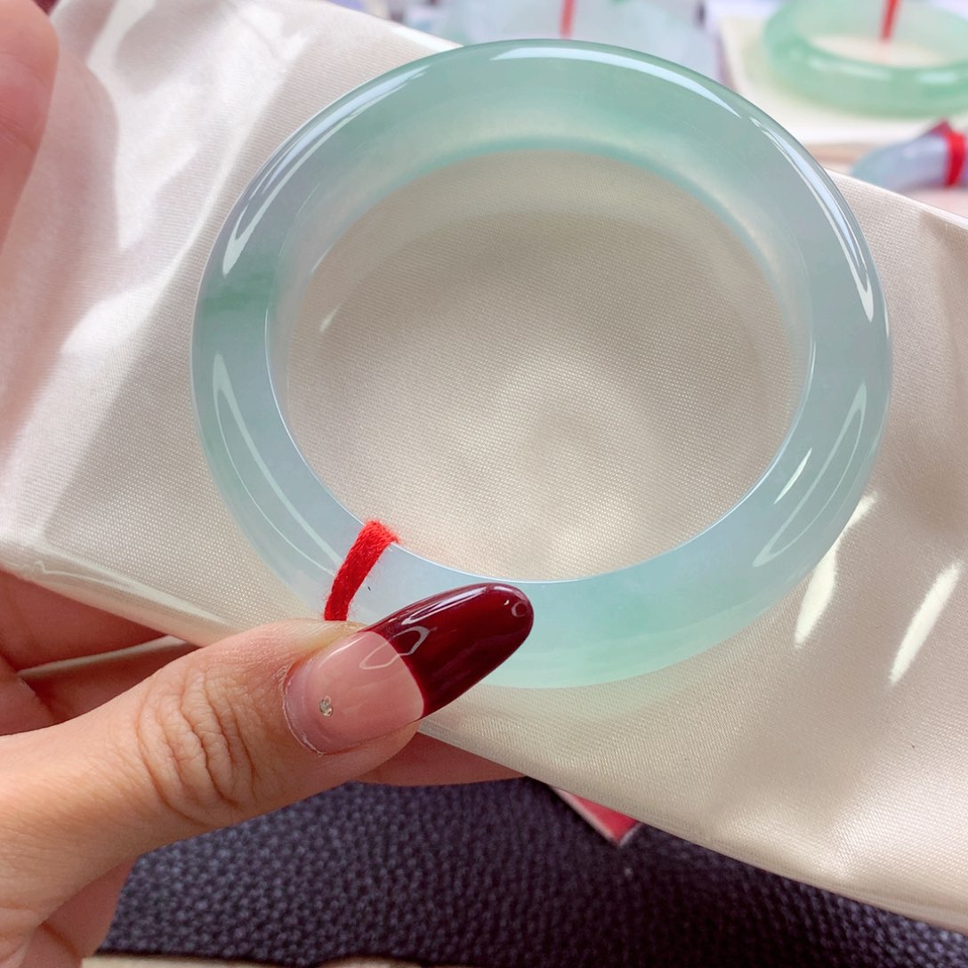 翡翠手镯未镶嵌54.7 绝美冰透冰绿 灵