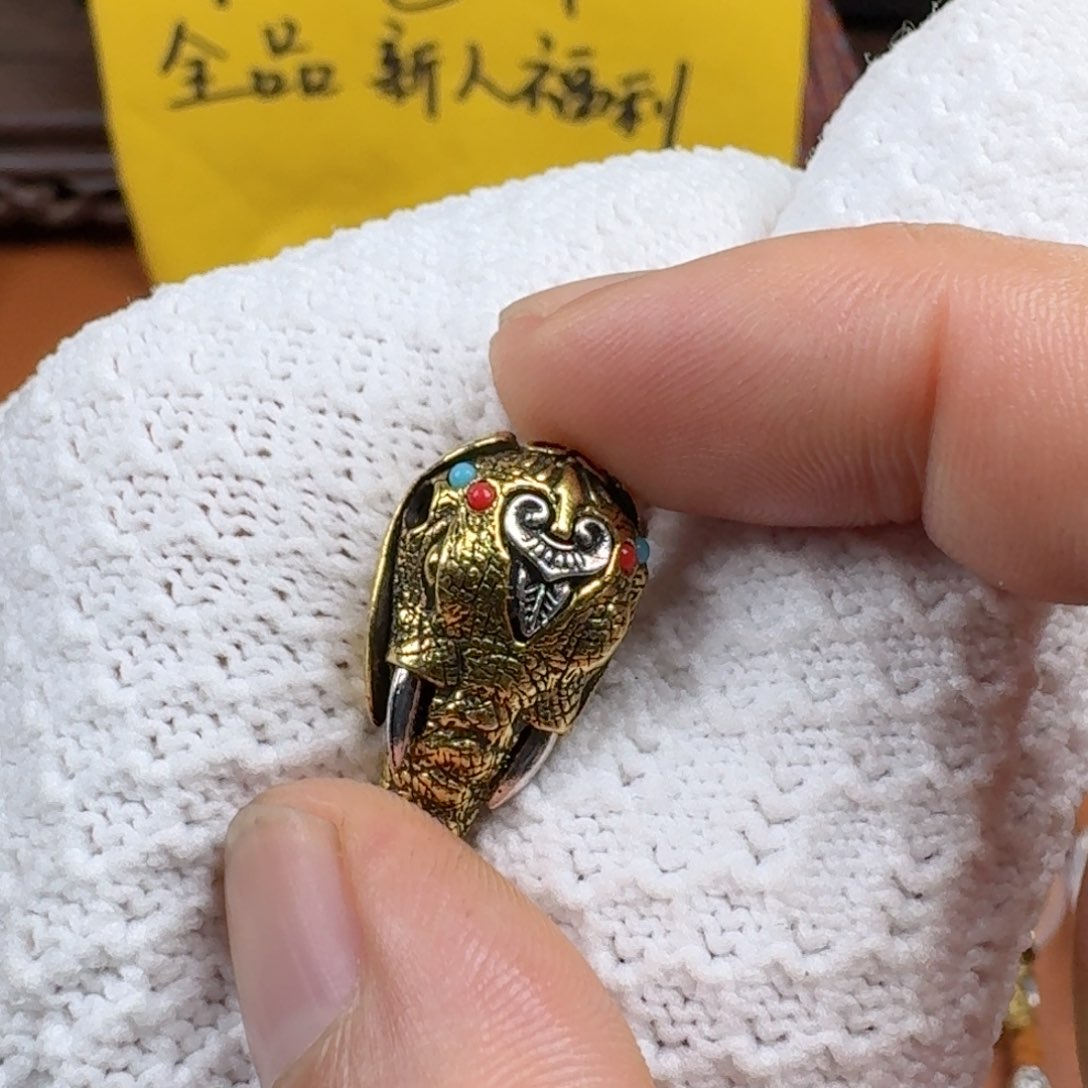 合成碳硅石非金属象神三通