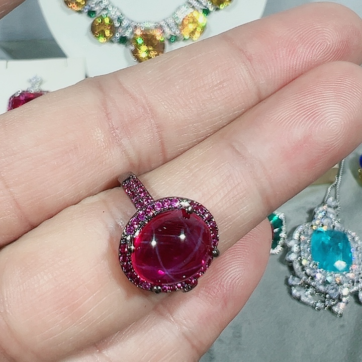 红宝石颈饰未镶嵌