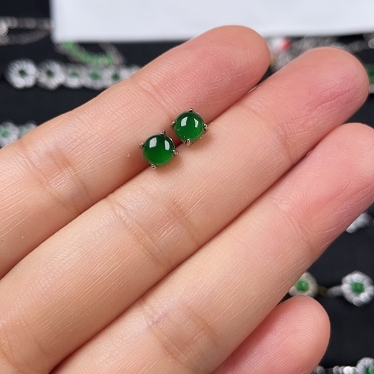 翡翠未镶嵌颈饰翡翠未嵌镶耳钉