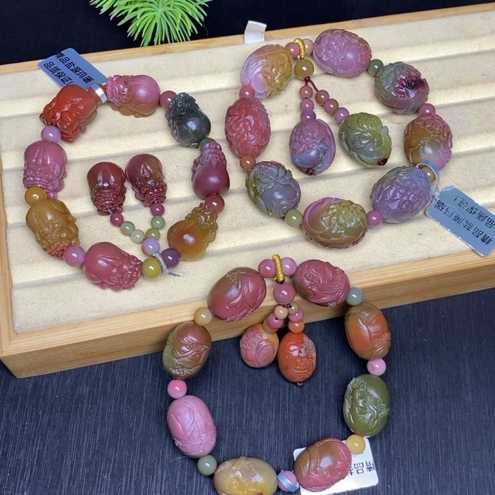 天然四川大凉山老矿老料盐源玛瑙苏工雕刻貔貅山水牡丹花手串手持