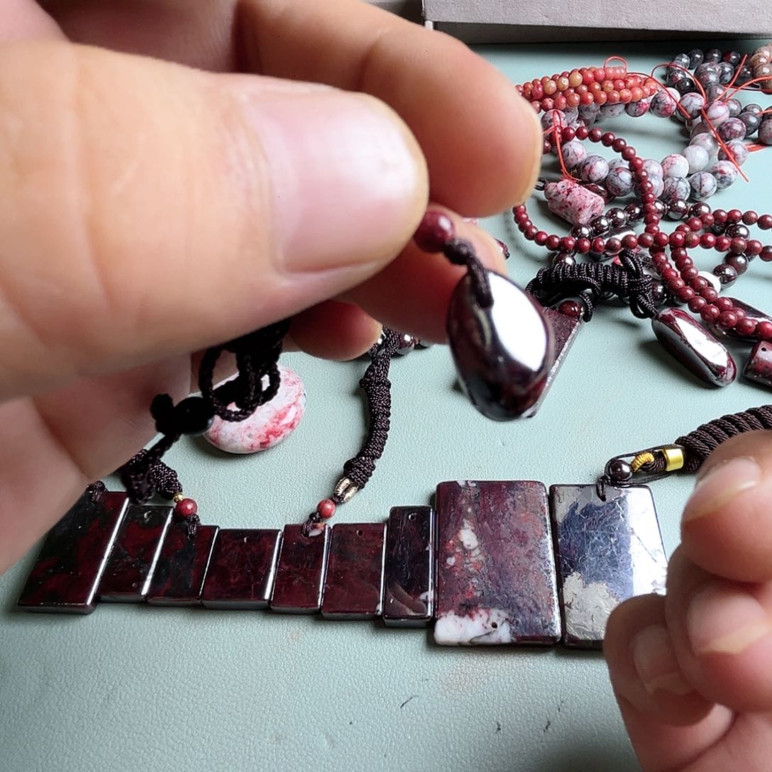 紫砂天然朱砂辰石吊坠