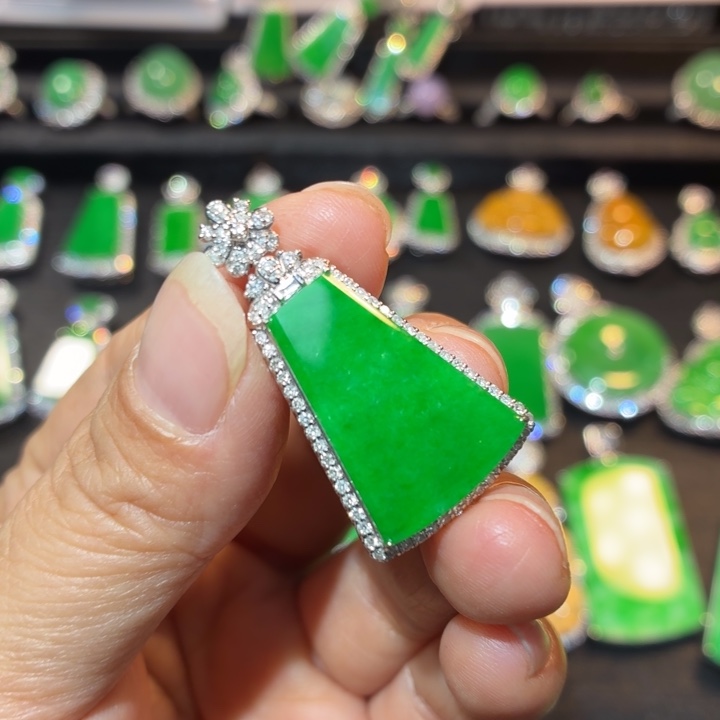 翡翠18K金镶嵌吊坠(不含链)翡翠