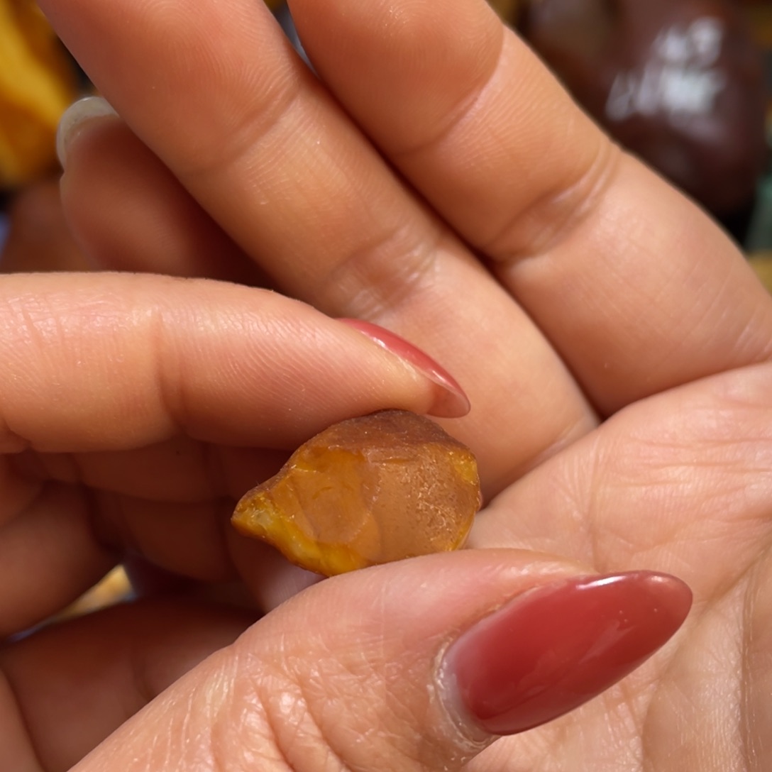 定制琥珀未镶嵌原石