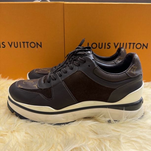 95新 LouisVuitton/路易威登 42码 棕色老花 低帮休闲鞋