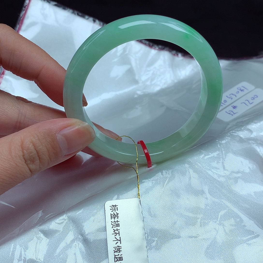 翡翠手镯未镶嵌52圈081